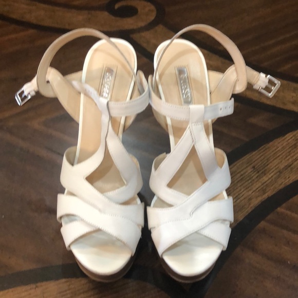 Beautiful Guess Sandals size 8.5 - Picture 1 of 6